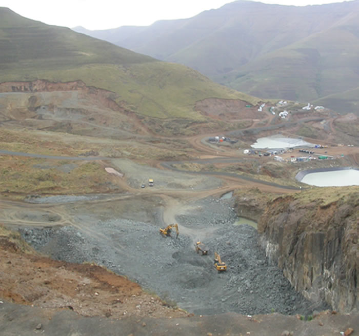View of Kao Main Pipe pit during testwork,in 2011. 